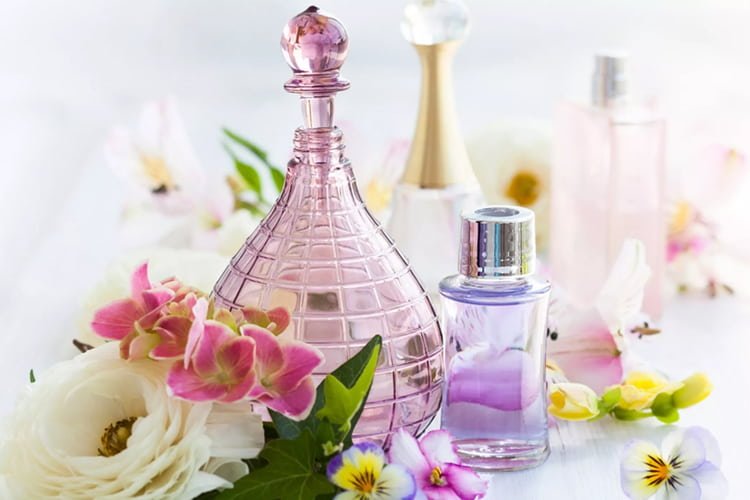 عطر های تلخ زنانه